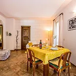 Casa Andrea Apartment *